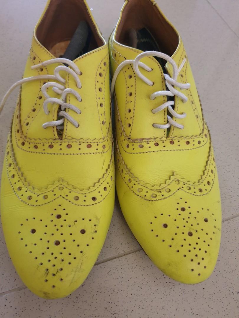 Yellow brogues top