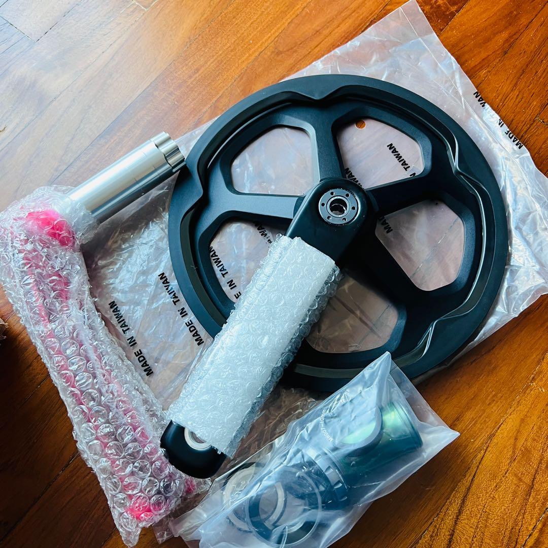 Brompton T line Crankset 56T stock, Sports Equipment, Bicycles & Parts