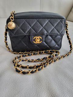 Chanel Metallic Gold Mini Flap Bag, Women's Fashion, Bags & Wallets,  Cross-body Bags on Carousell