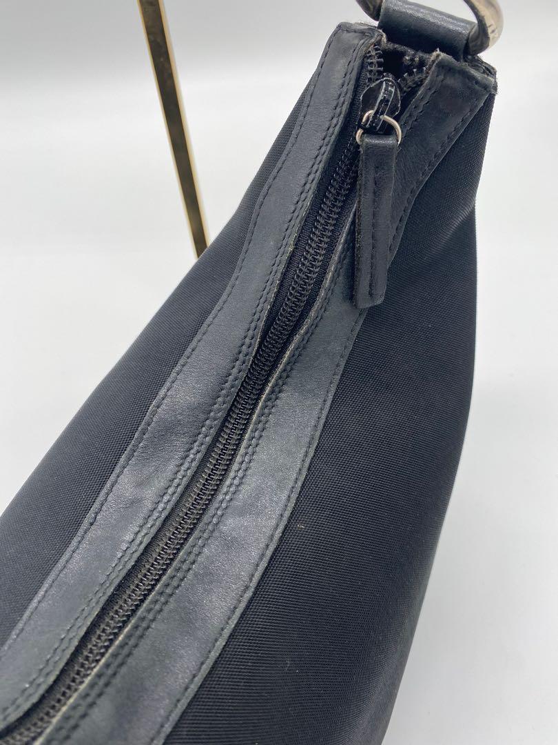 GUCCI BAMBOO (Category: Luxury Bags & Wallets) located in Manila. Submitted by davidspreowned (Listing ID 1157977341, Image 3). Description: Vintage GUCCi BAMBOO HANDLE structured form was still good and the color of this one was still in excellent condition even the bamboo was still bright though the inside part of it was in powdery condition so it was badly needs an restoration or bag spa due to it was old thats why the leather part was in that