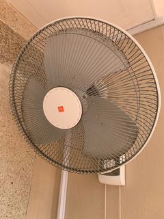 (Category: ) located in . Submitted by bjoern25469 (Listing ID 1157875567, Image 1). Description: .