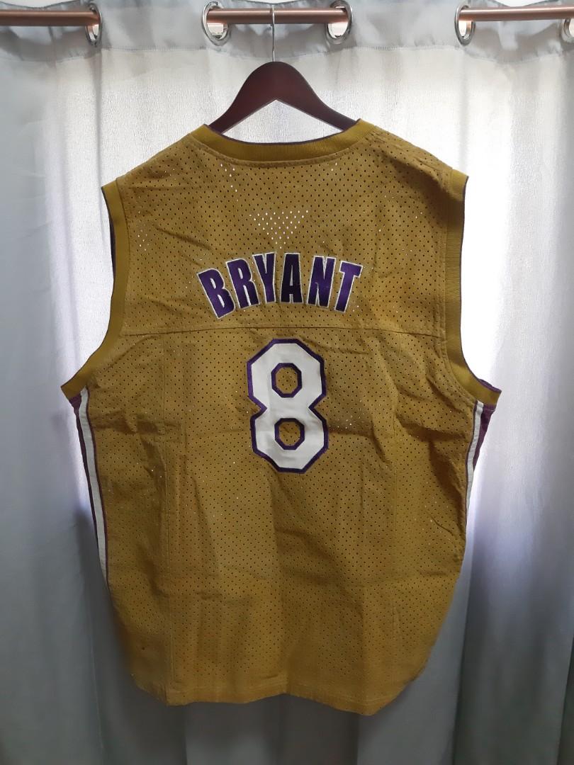 Lebron James wearing a Jeff Hamilton jacket with a Kobe jersey & a