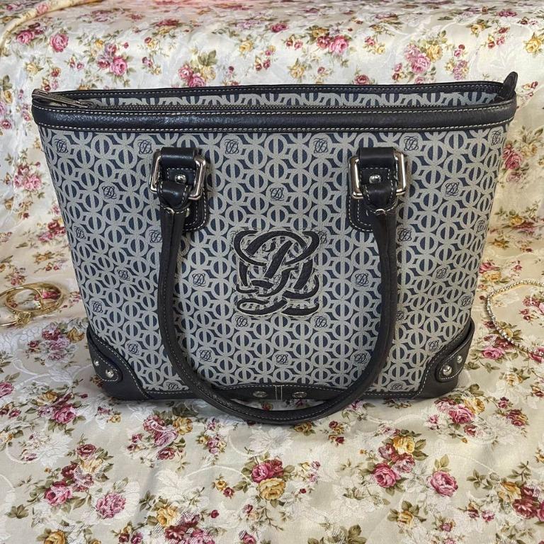 Louis Quatorze Chain sling bag, Women's Fashion, Bags & Wallets, Cross-body  Bags on Carousell