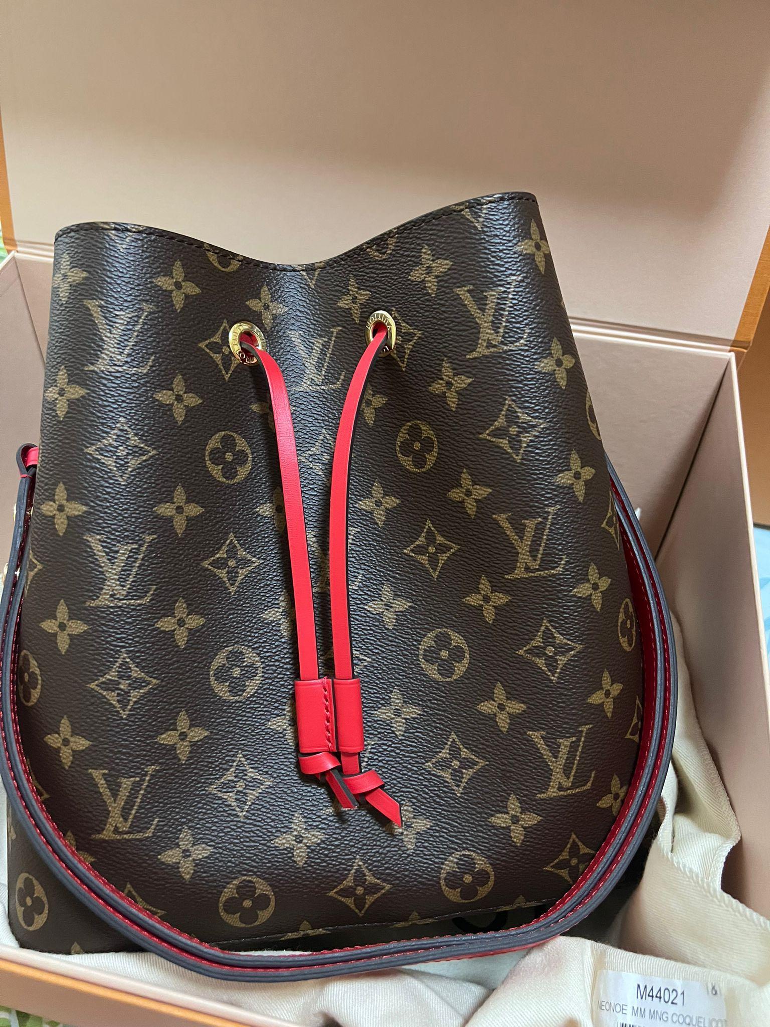 LOUIS VUITTON 2021 NeoNoe M44021 Monogram MM Red Bucket Crossbody Bag