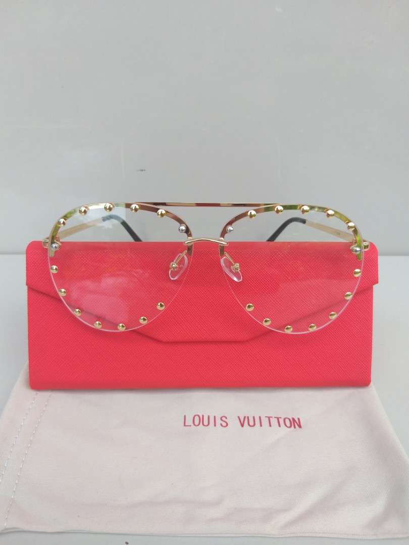 LV pilot sunglasses party sunglasses HEART and Celebrity CHOICE Popular  vloggers, Women's Fashion, Watches & Accessories, Sunglasses & Eyewear on  Carousell