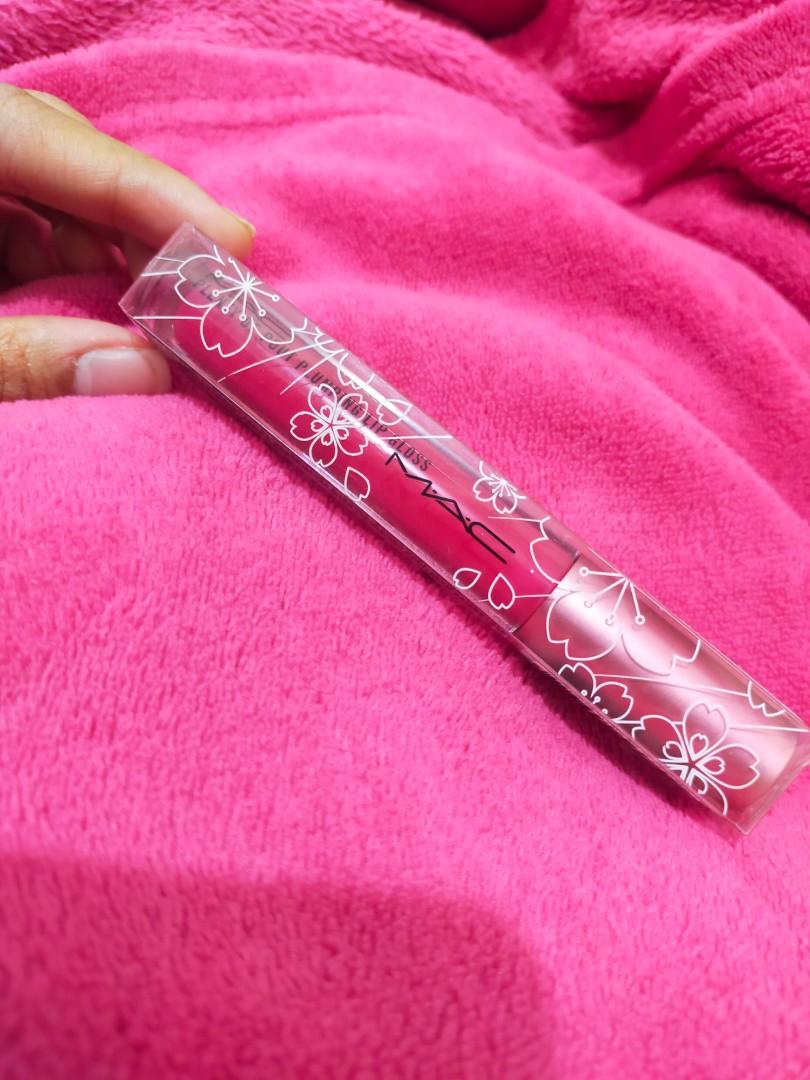 MAC lipgloss (Category: Makeup) located in Quezon City. Submitted by lovebagsmnl (Listing ID 1157939065, Image 1). Description: Mac plenty of pout plumping lip gloss Shade: Touch of Reverence Duped on skin.