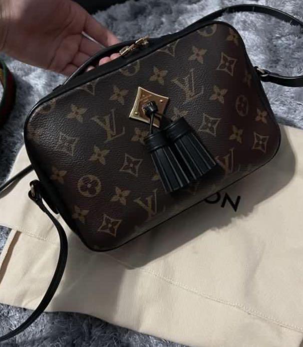 🦄MAJOR STEAL FOR PRISTINE CONDITION DISCONTINUED LV SAINTONGE🦄 💖 💯  Authentic Louis Vuitton LV Saintonge Camera Crossbody Sling Small Bag  Classic