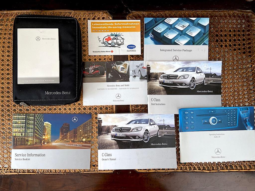 Manual Book Set Mercedes Benz W204 C200 Pre Facelift, Buku & Alat Tulis