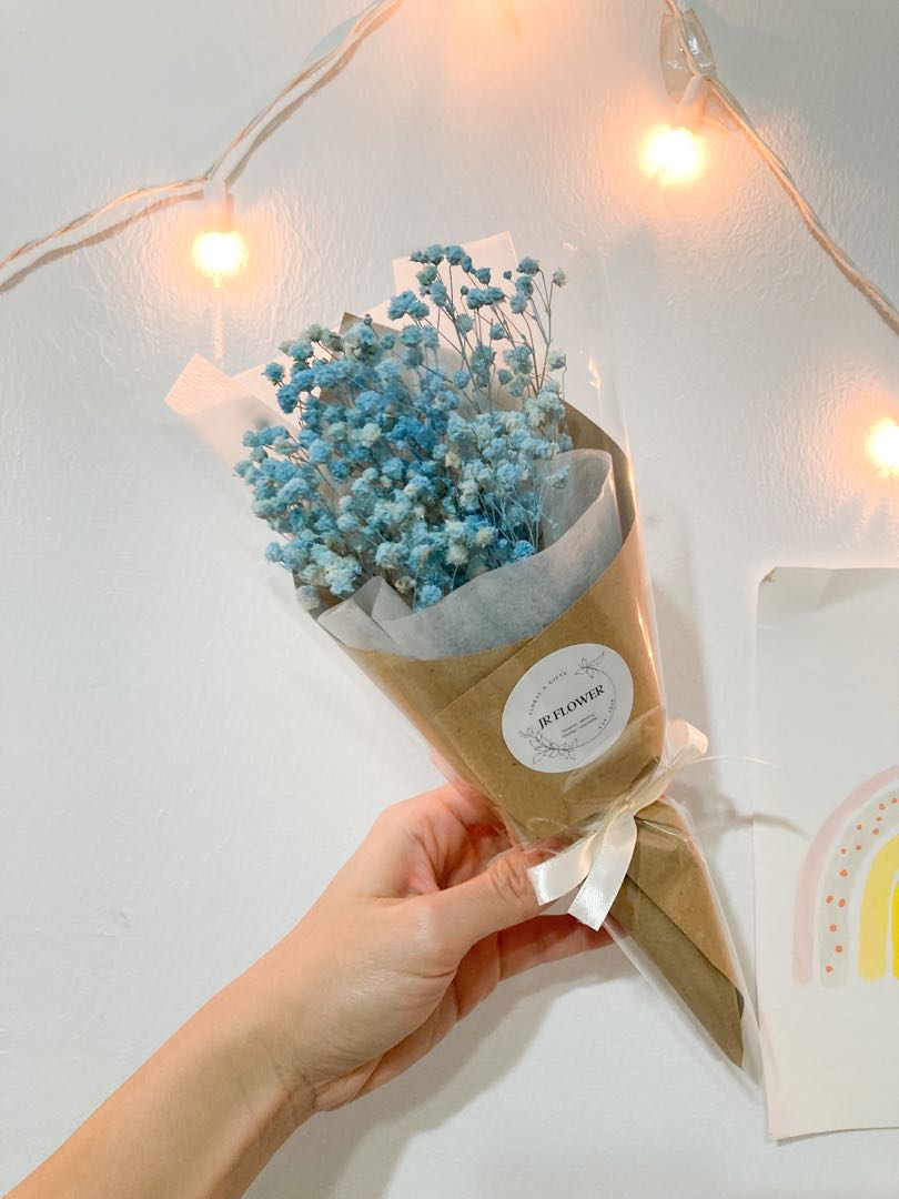 Medium size dried baby breath last 12years, Hobbies & Toys, Stationery