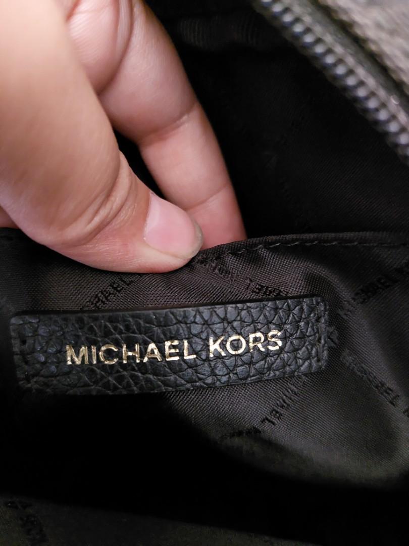 Michael Kors Bedford Zip Flight Bag, Luxury, Bags & Wallets on Carousell