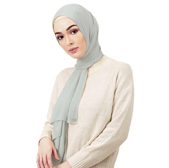 Naelofar Hijab Satina, Women's Fashion, Muslimah Fashion, Hijabs on  Carousell