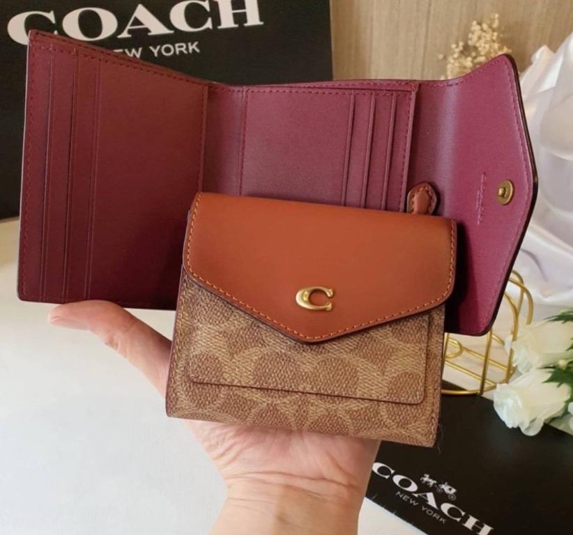 Coach new york small wallet 2025