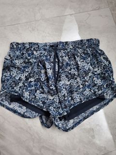 (Category: ) located in . Submitted by tang.closet (Listing ID 1157922239, Image 1). Description: .