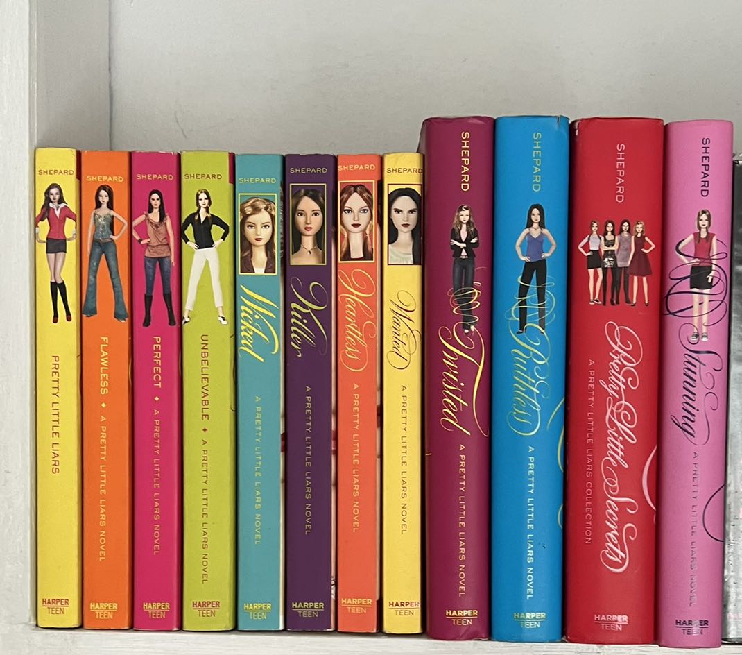 Pretty Little Liars book series, Hobbies & Toys, Books & Magazines, Fiction  & Non-Fiction on Carousell