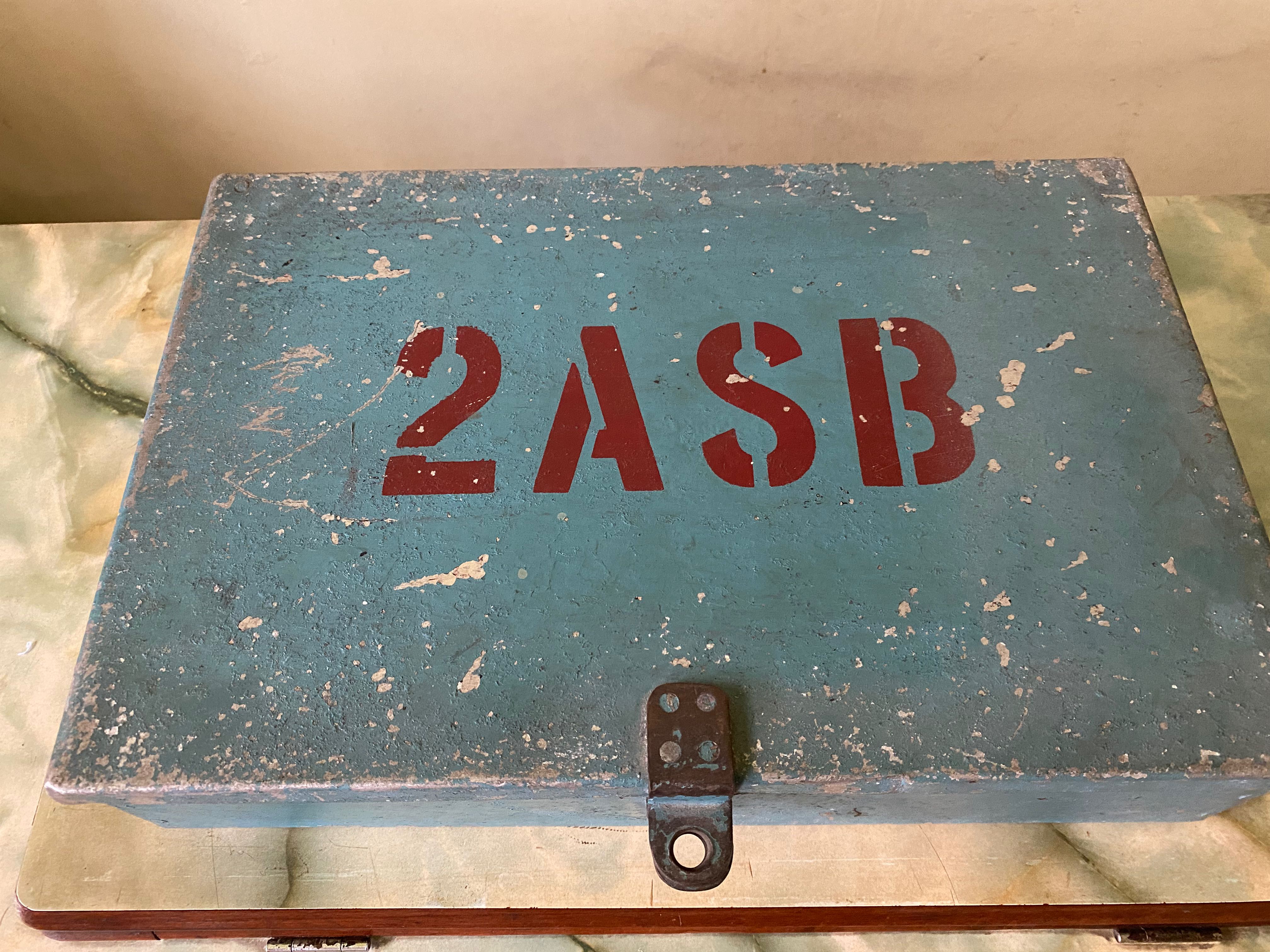 Retro Metal Box, Hobbies & Toys, Memorabilia & Collectibles, Vintage