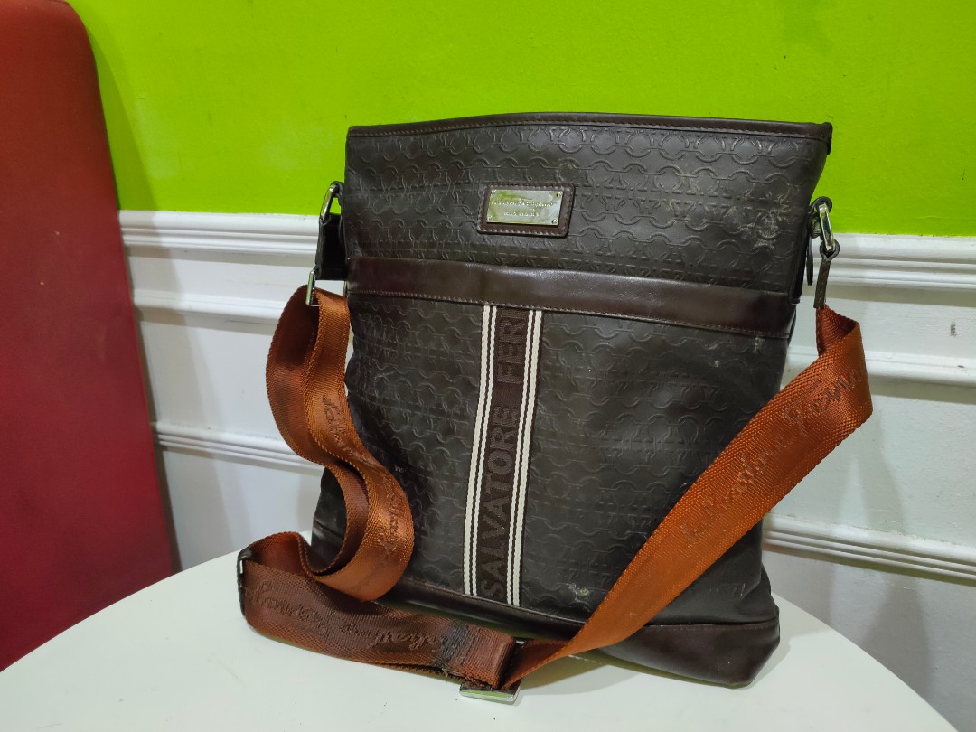 Ferragamo sling outlet bag men's