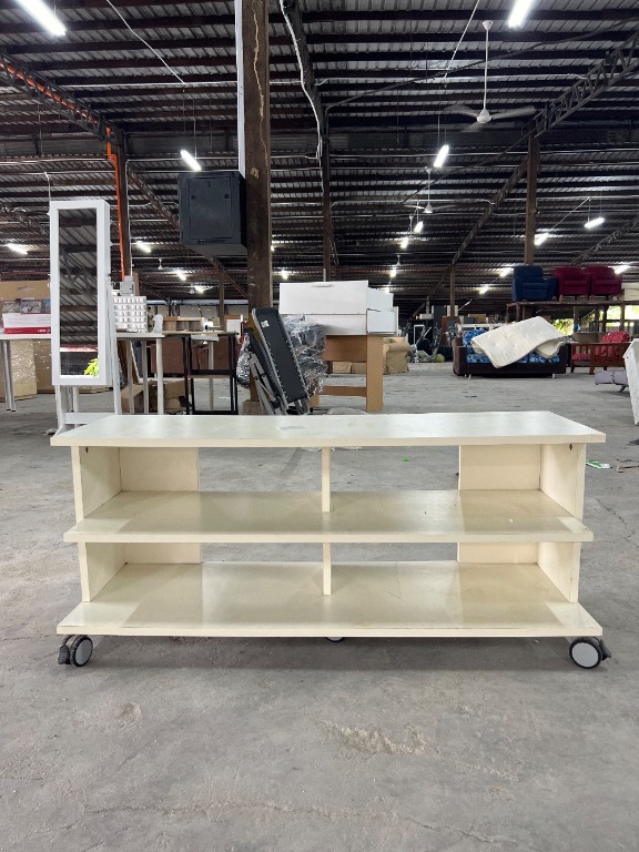 Small TV with Wheels White Colour / TV Kecil dengan