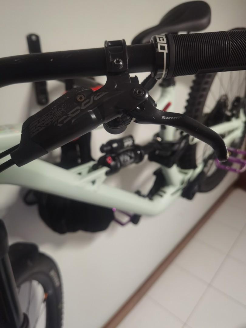 Sram Code R (Category: Parts & Accessories) located in Singapore. Submitted by bikecrewz (Listing ID 1157933658, Image 3). Description: Used it for 3 months 8/10 condition A few minor scratches here there overall it doesn't affect braking Only meet up at Block 679 Choa Chu Kang Crescent Negotiable.
