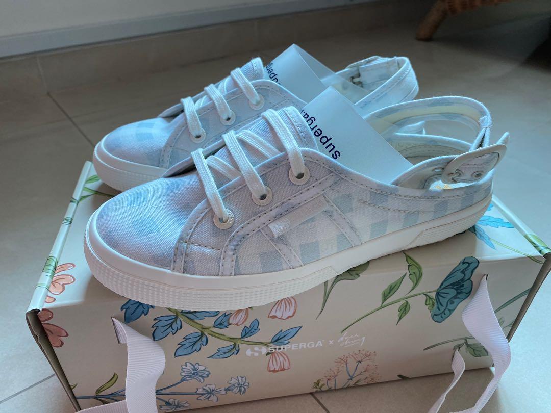 Blue supergas store