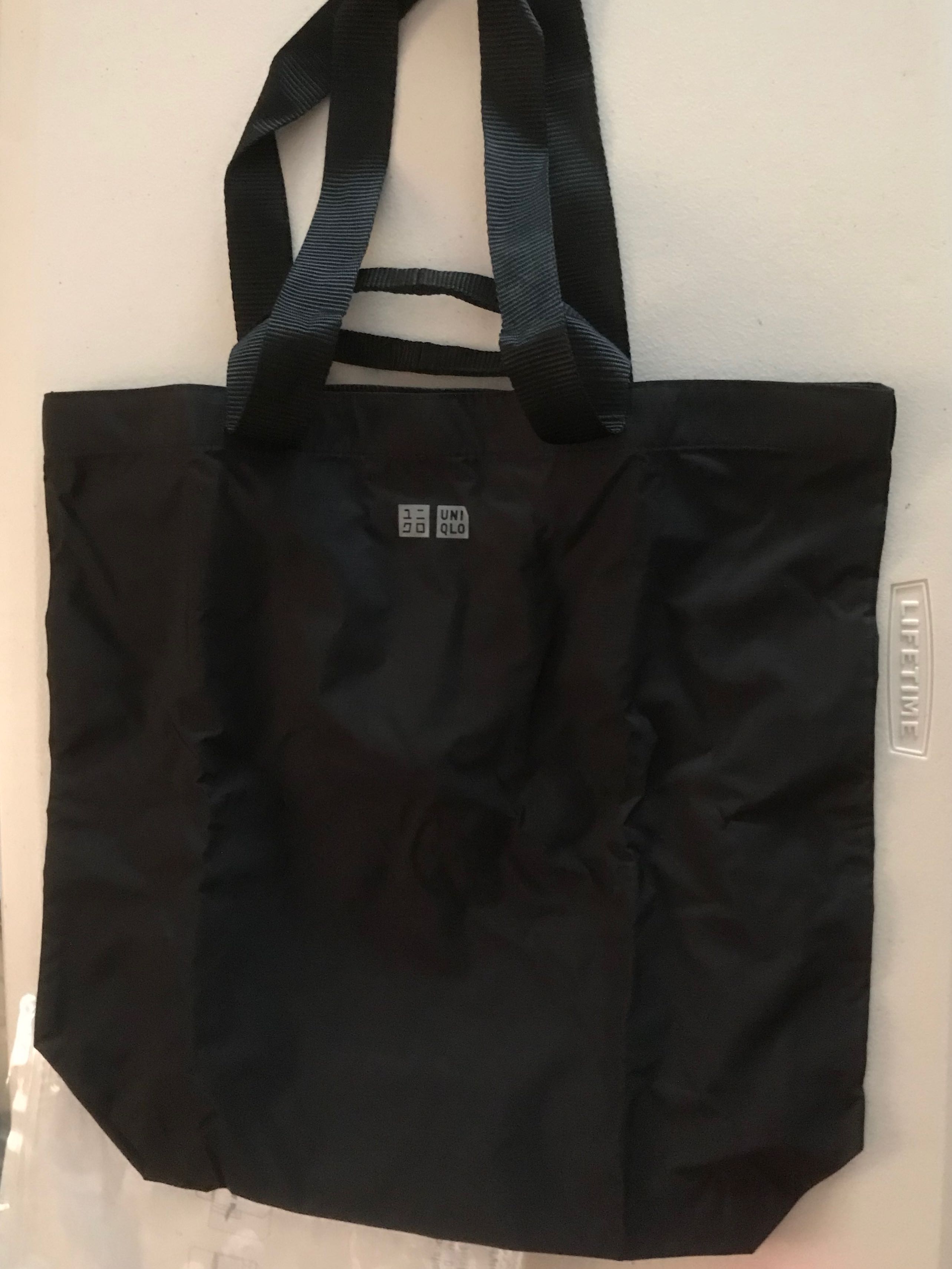 Uniqlo Foldable Tote Bag, Women's Fashion, Bags & Wallets, Tote Bags on ...