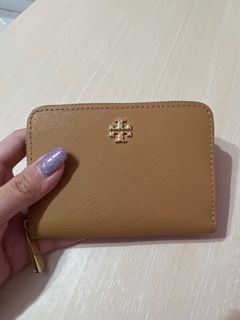 (Category: ) located in . Submitted by thewwardrobe (Listing ID 1152940151, Image 1). Description: .