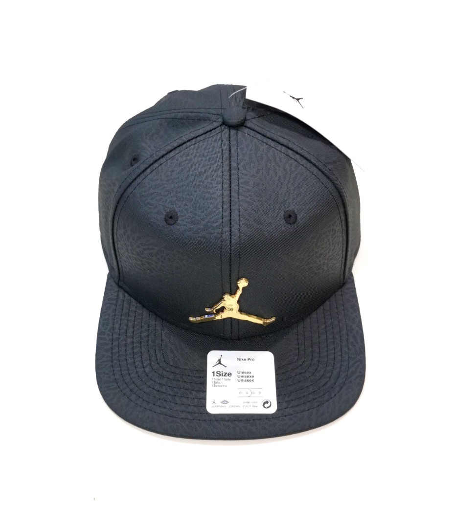 Black jordan snapback hotsell