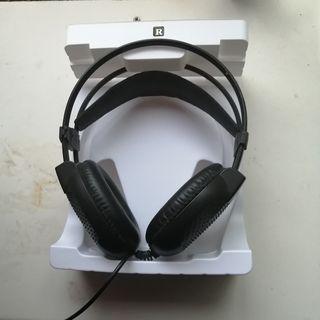 AKG Overear headphones Wired