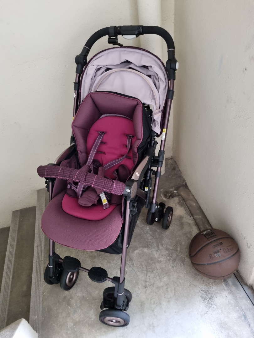 Aprilia Stroller One hand Open and Close, Babies & Kids, Going Out, Strollers on Carousell