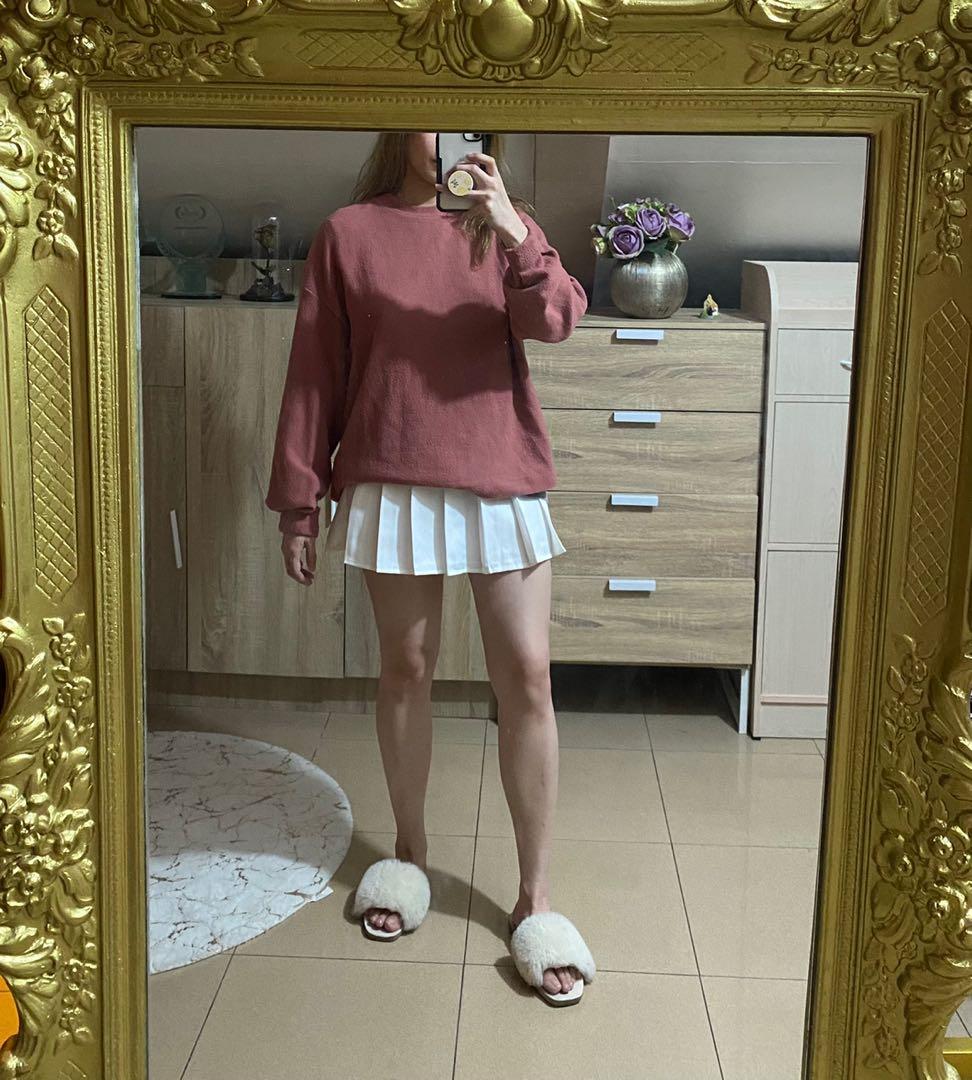 Astradivarius Basics Pink Oversized Sweater / Longsleeves (Category: Longsleeves) located in Cainta. Submitted by cinefr_ (Listing ID 1152918486, Image 1). Description: RFS: Decluttering Size is xs but fits s-l since it’s oversized.