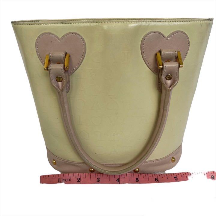 Auth Lovcat HandBag (Category: Tote Bags) located in Cotabato. Submitted by littlestuff08 (Listing ID 1152751805, Image 3). Description: Description: Style: Auth Lovcat Hand Bag Condition: Used. Needs cleaning. (please check photos for more details) Size: Please check measurents in the photos Mine @ Php 580 Inclusion/s: None. Note: For Preowned/Used Items, please manage your expectation. If you are meticulous w/ flaws or used clothing, I suggest 