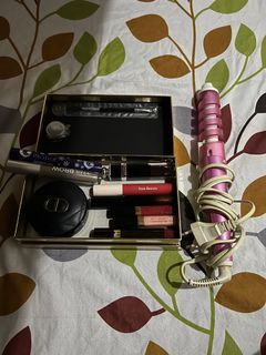 (Category: ) located in . Submitted by loved.declutterfinds (Listing ID 1152936079, Image 1). Description: .
