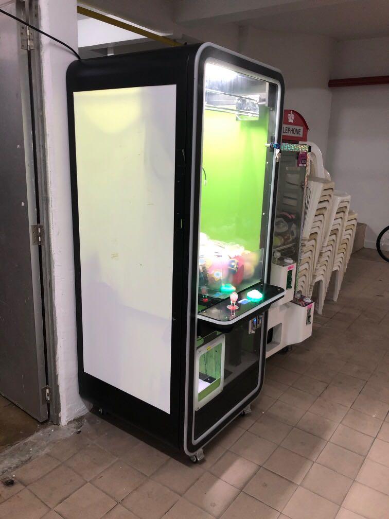 Claw machine (digital setting), Hobbies & Toys, Toys & Games on Carousell