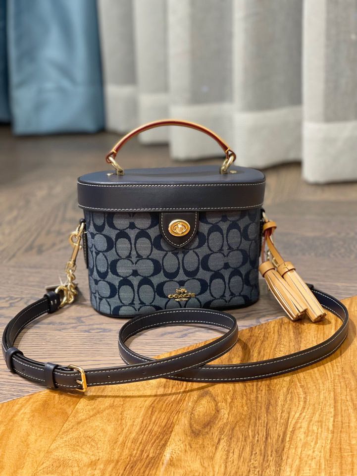 Kay coach bag store