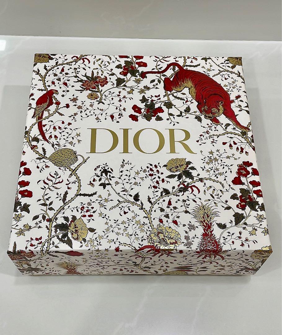 DIOR Chinese New Year 2020 gift box with Phoenix charm! #dior #diorgift  #chinesenewyeargift 