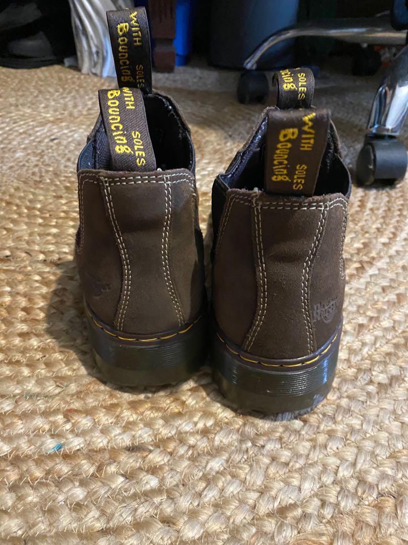 Chelsea boots discount dr martens mens
