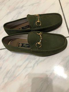 Gucci 經典複刻1953 麂皮馬蹄扣樂福鞋 橄欖綠 UK6.5