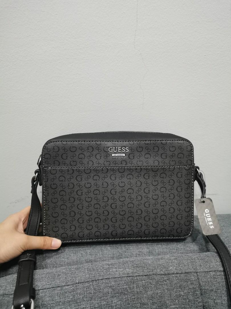 Guess bag (Category: Luxury Bags & Wallets) located in Tagum. Submitted by shwzzzd (Listing ID 1152875718, Image 3). Description: 100% original Guess black crossbody bag Small size Brandnew with tag Excellent condition 🤍 RFS: Decluttering 😊 Black bag Black crossbody bag Guess bag Guess campos mini.
