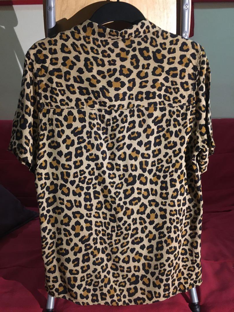 H&m mens outlet leopard print shirt