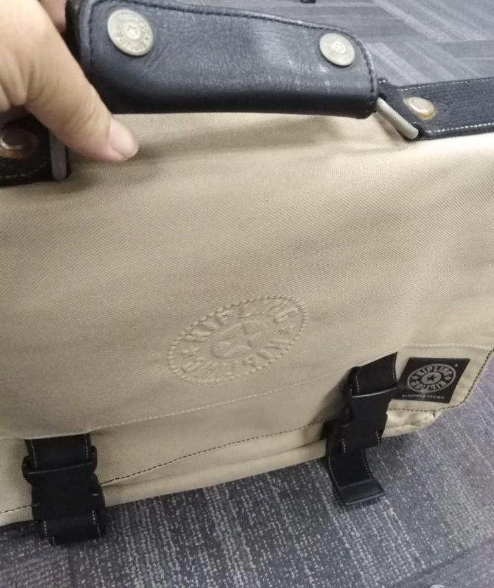 Kipling Messenger Bag, Men's Fashion, Bags, Belt bags, Clutches and