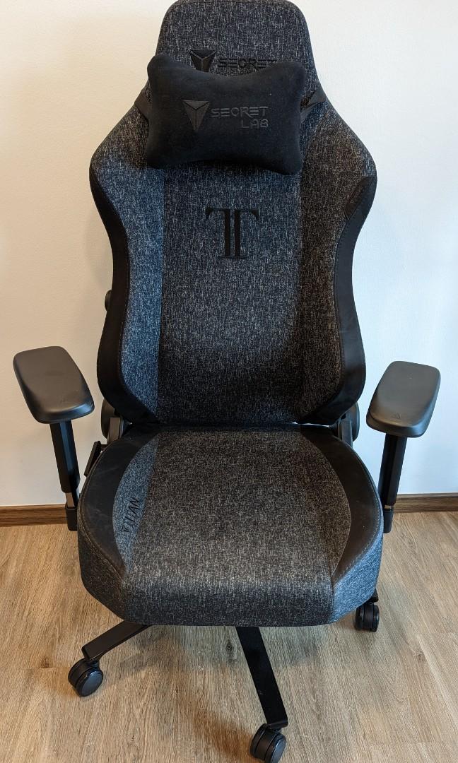Used secretlab titan deals