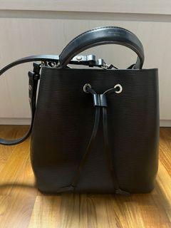 LOUIS VUITTON Neonoe Shoulder Bag M54366 Epi leather Black Noir Used Women  LV