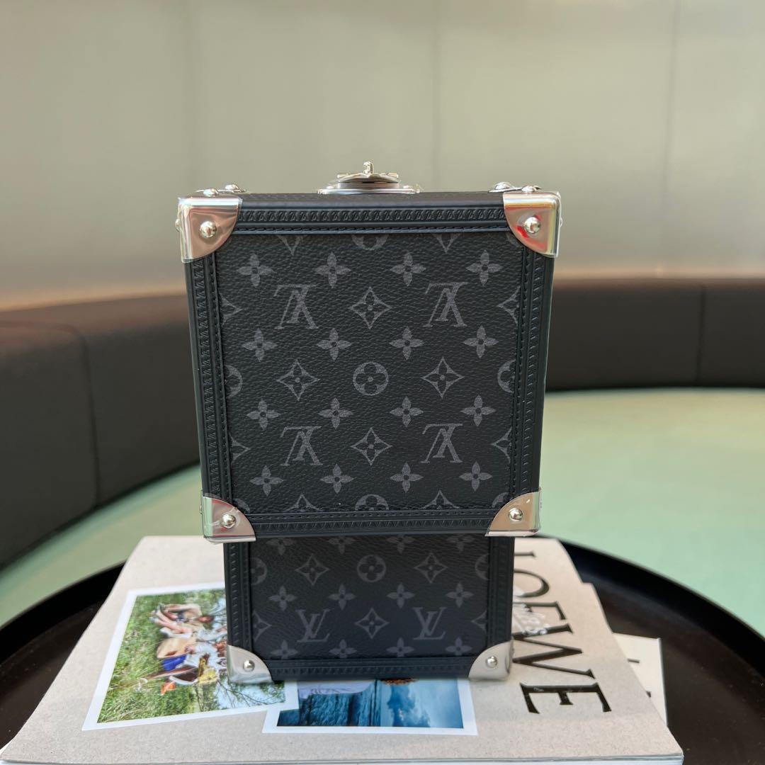 lV Trunk Table Clock 😍😍👌🏼 #louisvuitton #trunktableclock  #louisvuittonlove : r/Louisvuitton