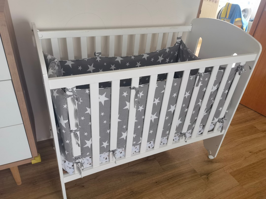 Micuna Baby crib, Babies & Kids, Baby Nursery & Kids Furniture, Cots