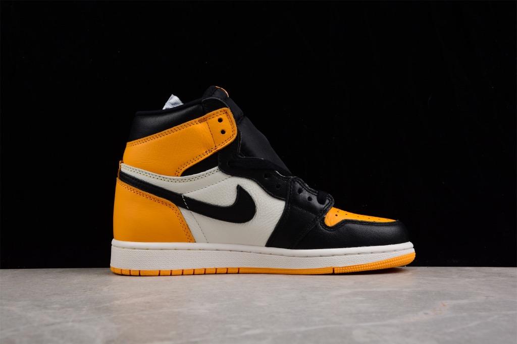 NIKE Air Jordan 1 Yellow Toe Taxi 2022 555088 711 SHOES Euro 36