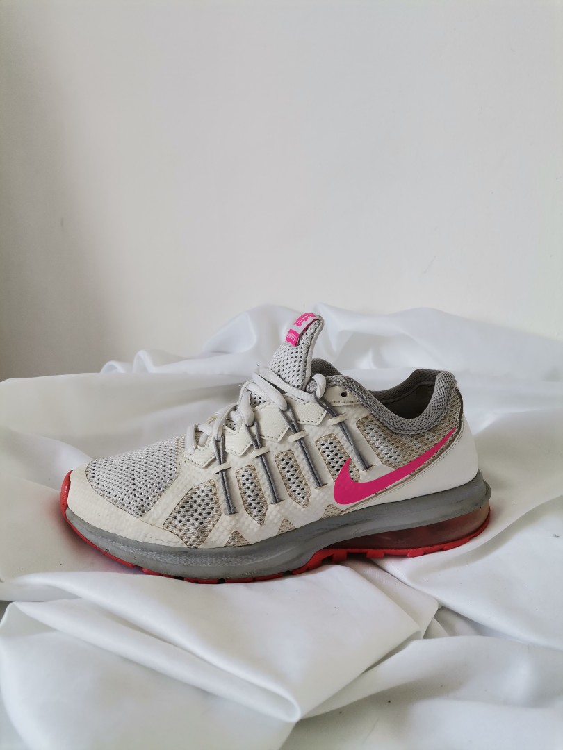 nike max dynasty women's