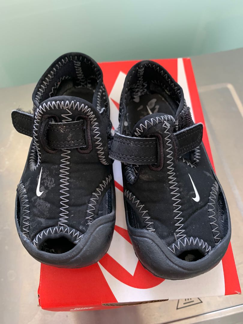 size 4 nike baby sandals