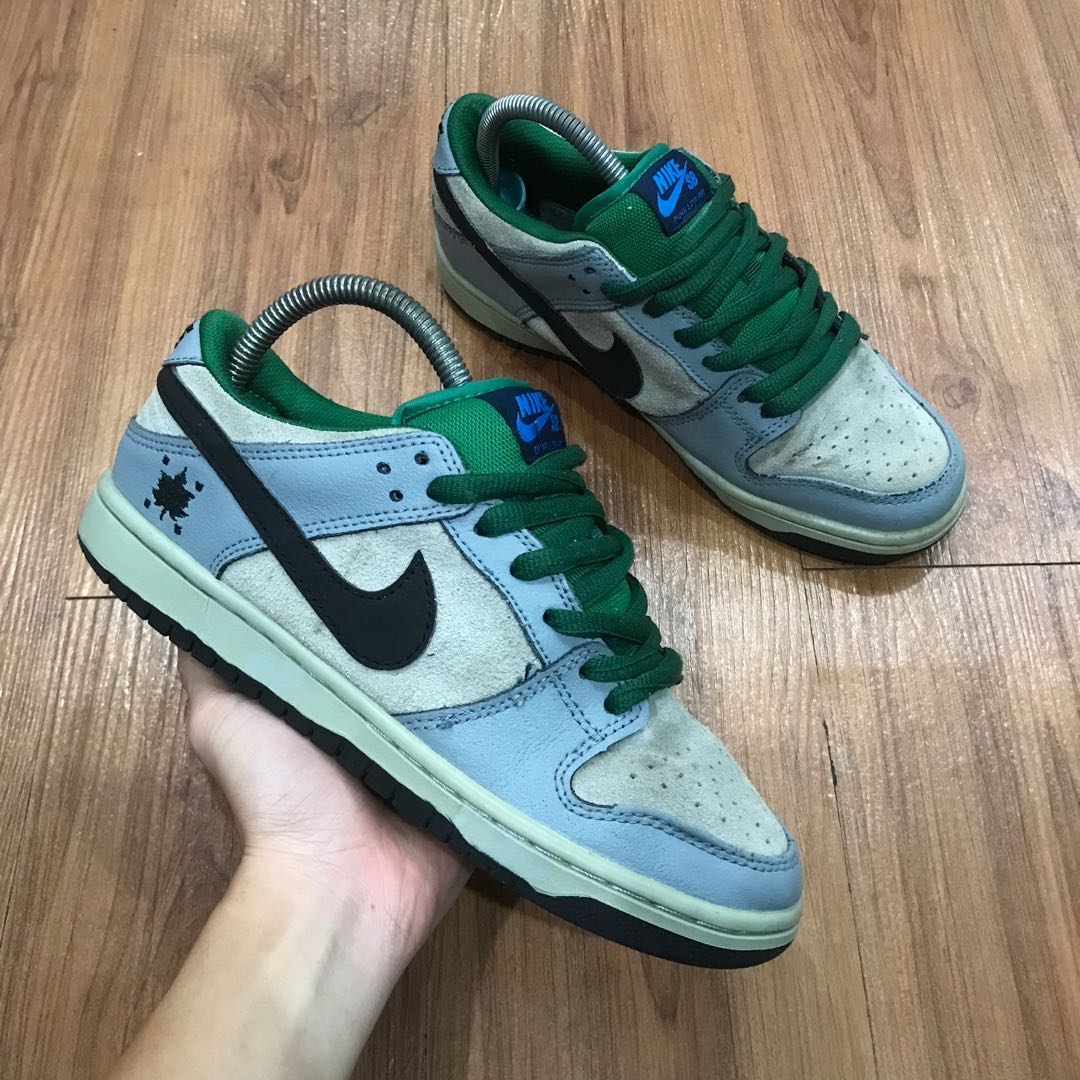 Nike sb hotsell maple leaf