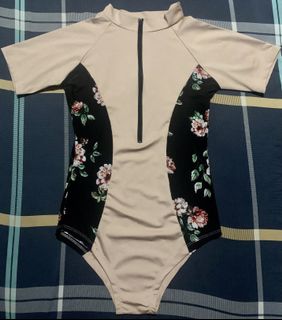 (Category: ) located in . Submitted by Mariz.Declutters (Listing ID 1152922092, Image 1). Description: .