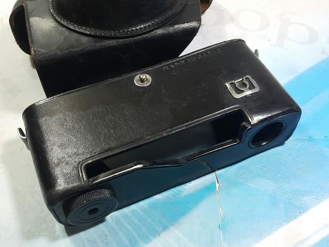 Original Canon Canonet Leather Fullcase (Category: Cameras) located in Paranaque City. Submitted by vintagepopsicle (Listing ID 1152821649, Image 3). Description: Rare / Hard to find FullCase / Halfcase for the Original Canonet Rangefinder with the bottom Advance Lever (see pics). Halfcase only mode looks really good and lets you protect your vintage canonet from scratches and dings while shooting. Also gives better grip and heft. Use the fullcas