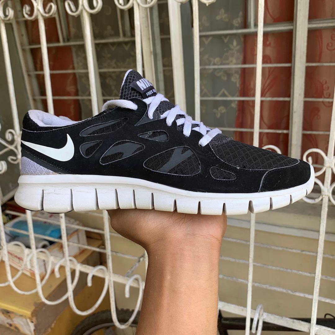 old nike free runs